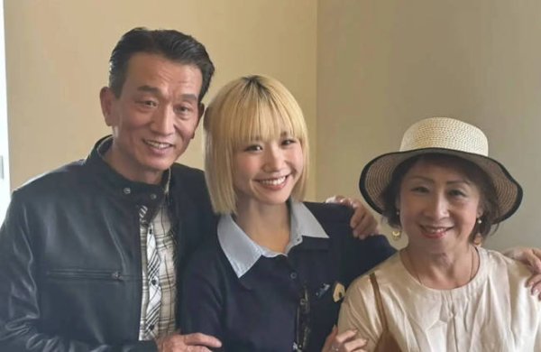 股门在线 lulu爸妈回应女儿结婚：相信陈汉典会好好疼爱女儿